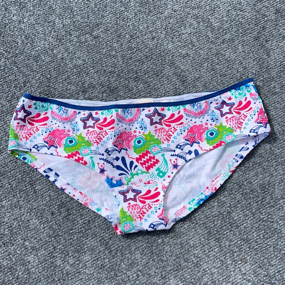 VS Pink Extra Low Rise Hipster NWT Size M Style #5490 Colorful White w/Navy